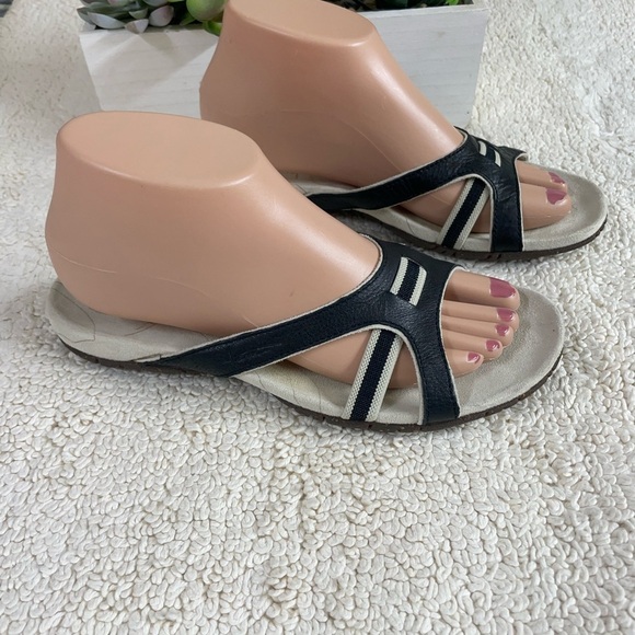 Teva sandals size 7 - Picture 1 of 4